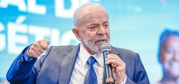 155655,governo-deve-proibir-cartao-do-bolsa-familia-para-bets-apos-lula-pedir-de-urgencia-3