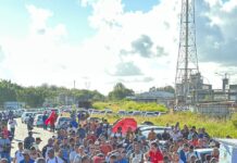 Trabalhadores do Polo rejeitam proposta de reajuste de 3,77% e paralisam atividades