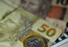 Trabalhadores nascidos em setembro e outubro recebem abono salarial